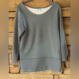 Beacon Hill black-and-white geometric blouse. 3/4” sleeve.